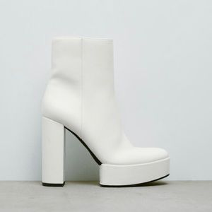 NWOT ZARA White Chunky Heeled Boots Size 9